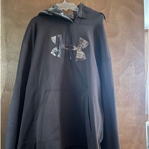 Men’s under armour hoodie